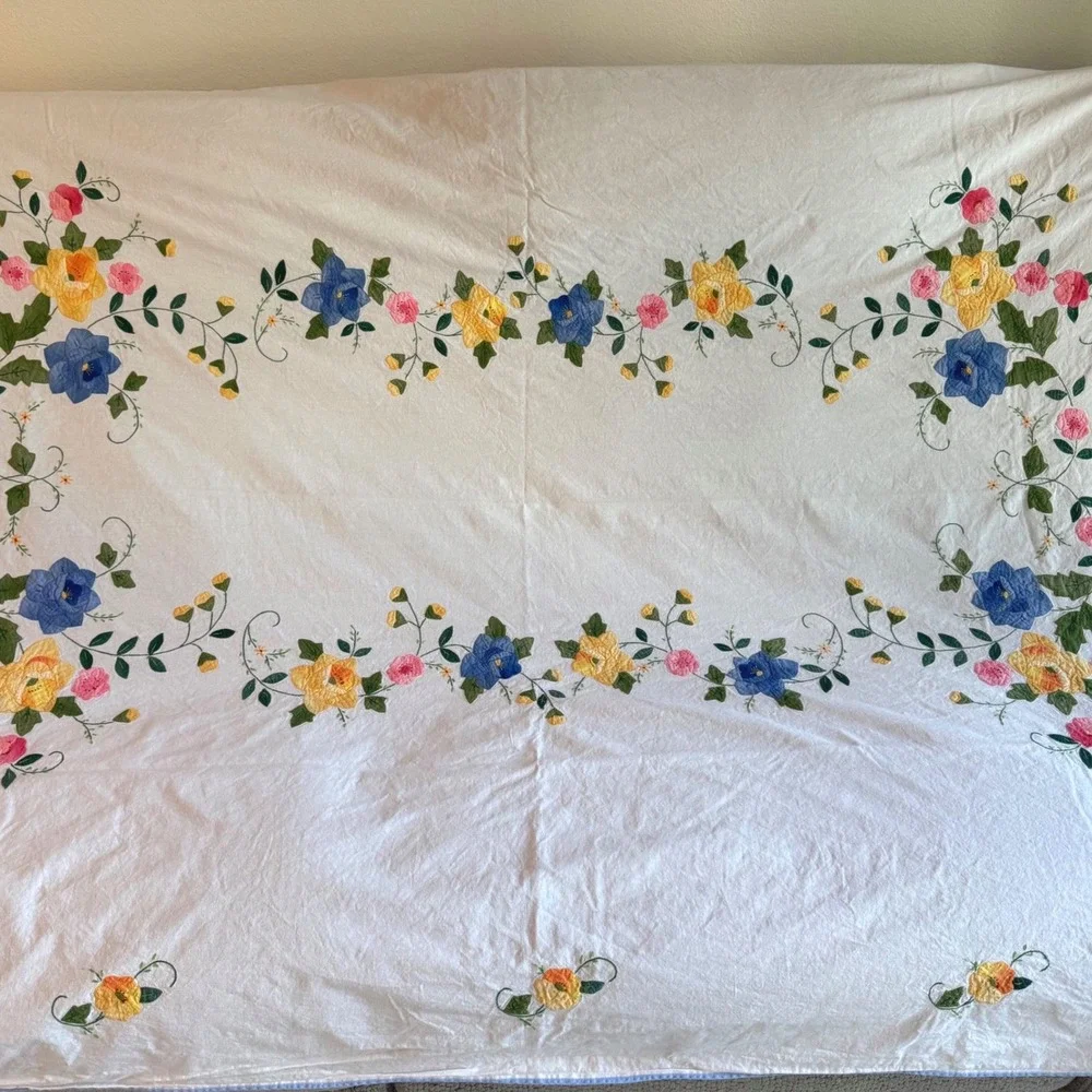 Vintage 1940s Floral Tablecloth and Napkins Set, Large 95
